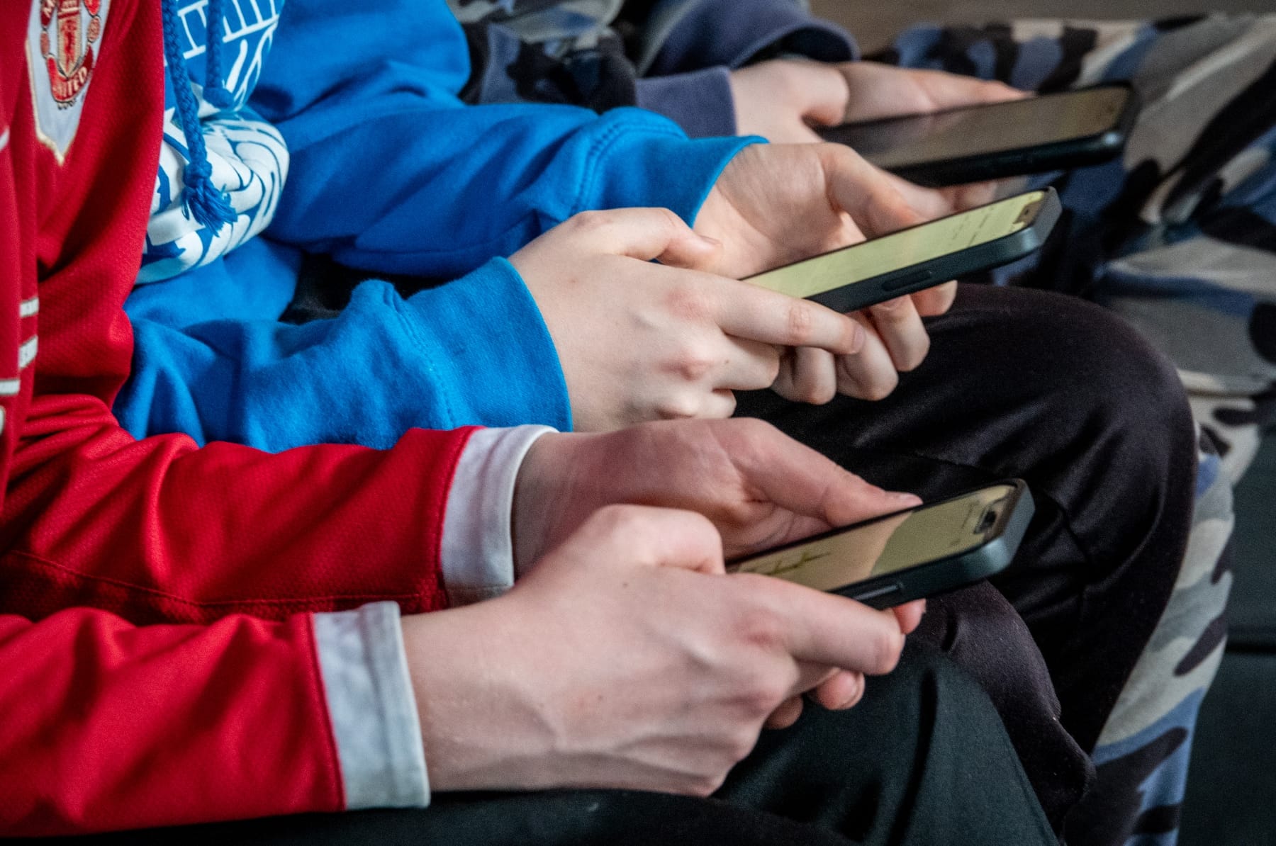 france social media ban children under 15 first eu