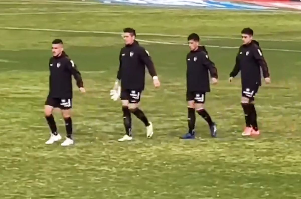 chile football gaza children tribute hold hands deportivo palestino