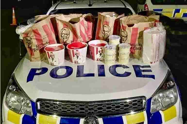 nz smuggle kfc auckland