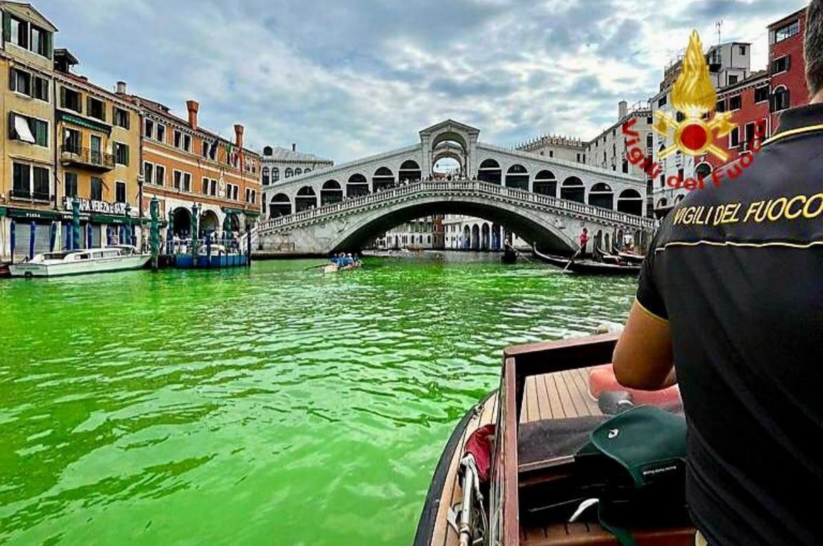 venice water green 2023
