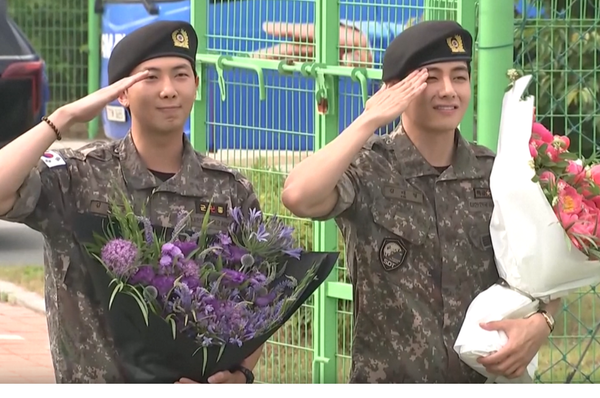 RM V BTS military return fans celebration