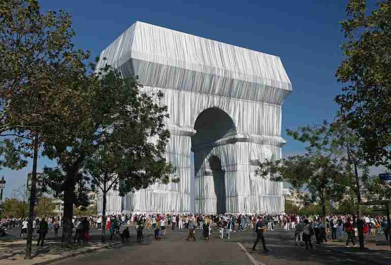 arc de triomphe wrapped