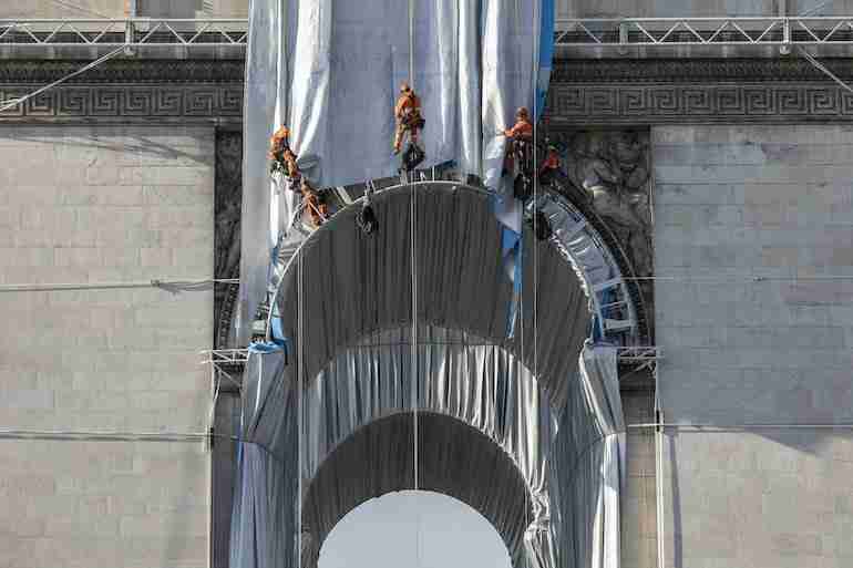 arc de triomphe wrapped