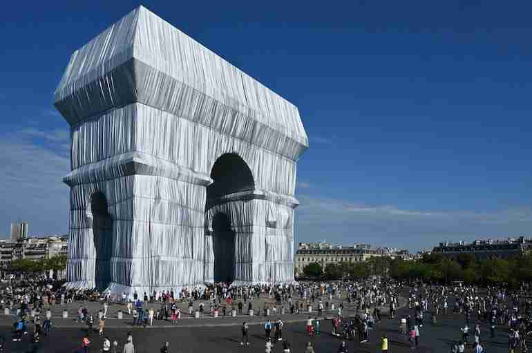 arc de triomphe wrapped