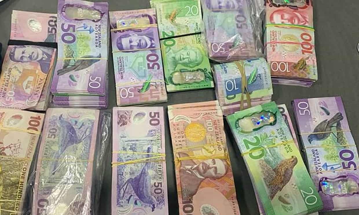nz smuggle kfc auckland