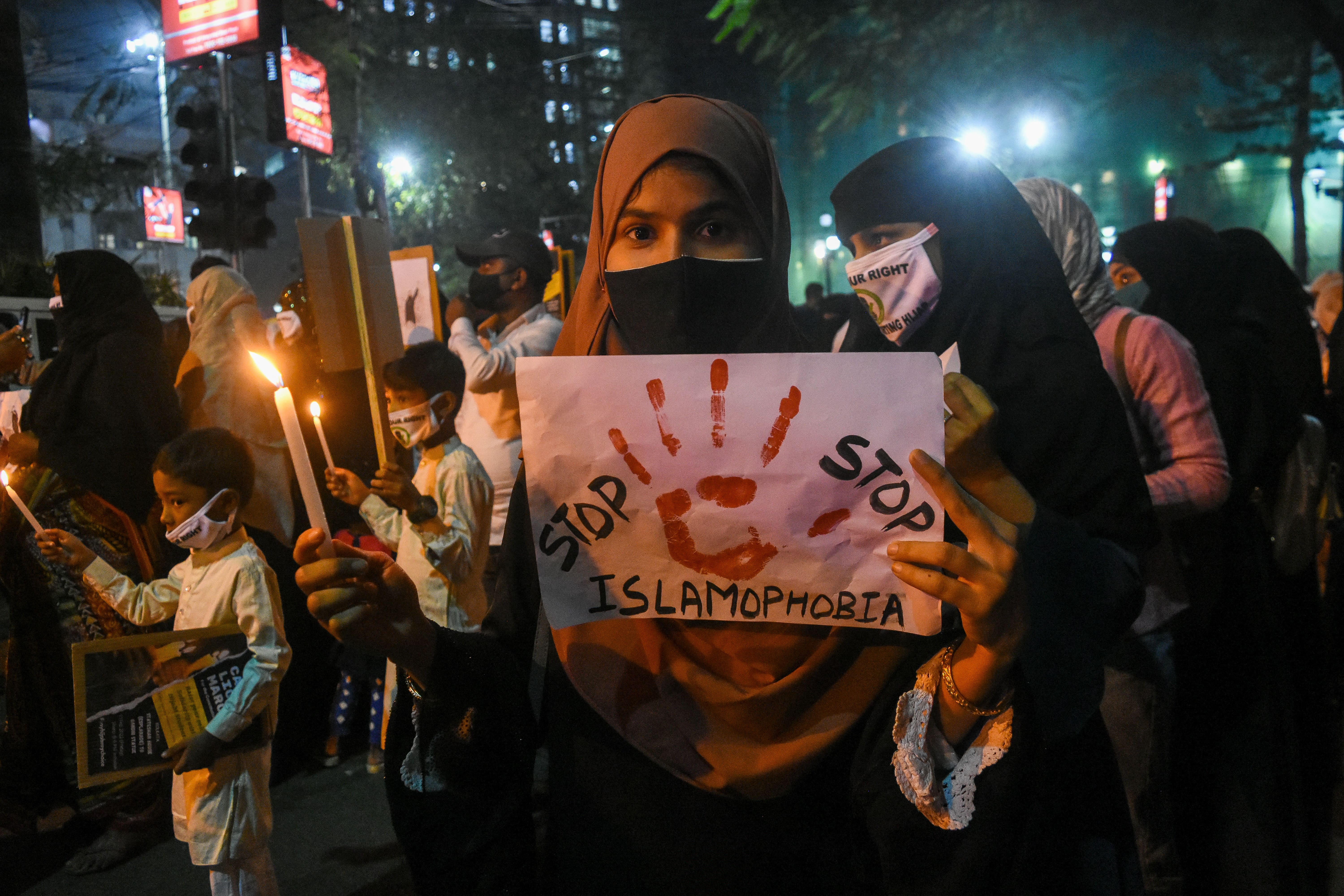 An Indian state banned Muslim girls from wearing hijabs in school and people were protesting