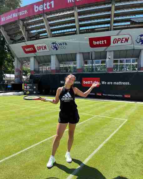 daria kasatkina comes out russia gay propaganda