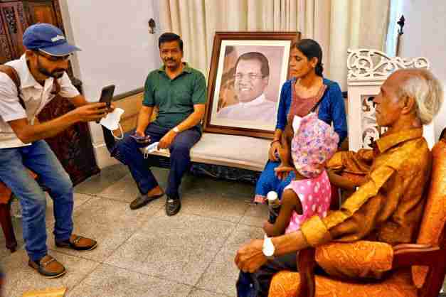 sri lanka protesters storm residence gotabaya rajapaksa resign