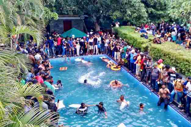 sri lanka protesters storm residence gotabaya rajapaksa resign