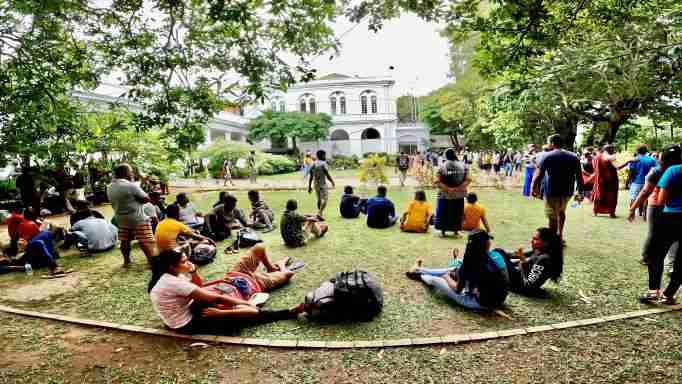 sri lanka protesters storm residence gotabaya rajapaksa resign
