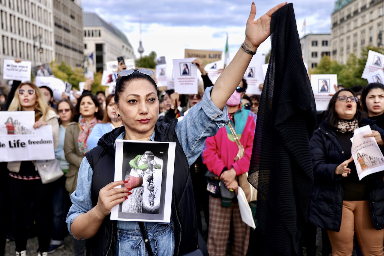 mahsa amini world protests iran women