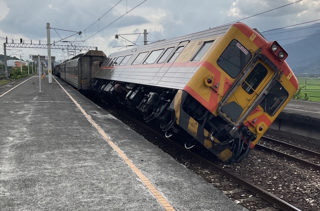 taiwan 6.8 earthquake aftershocks