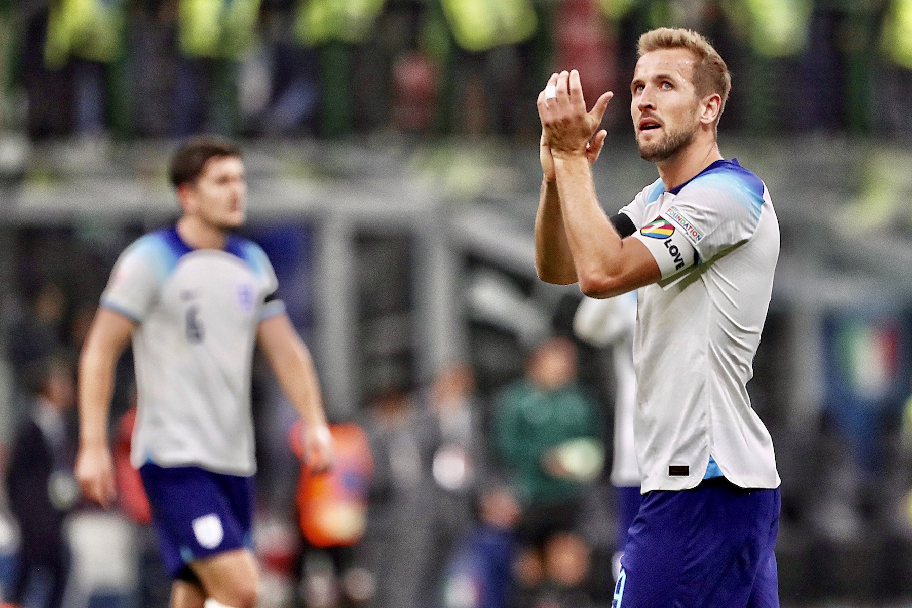 harry kane england onelove armband rainbow qatar world cup fifa threaten