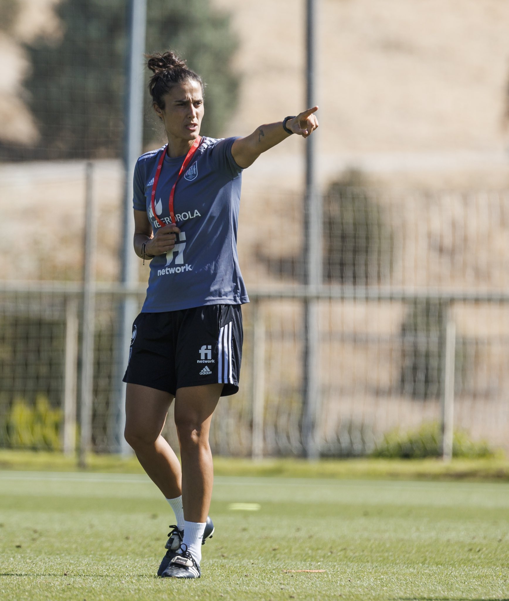 montse tome spain coach soccer women