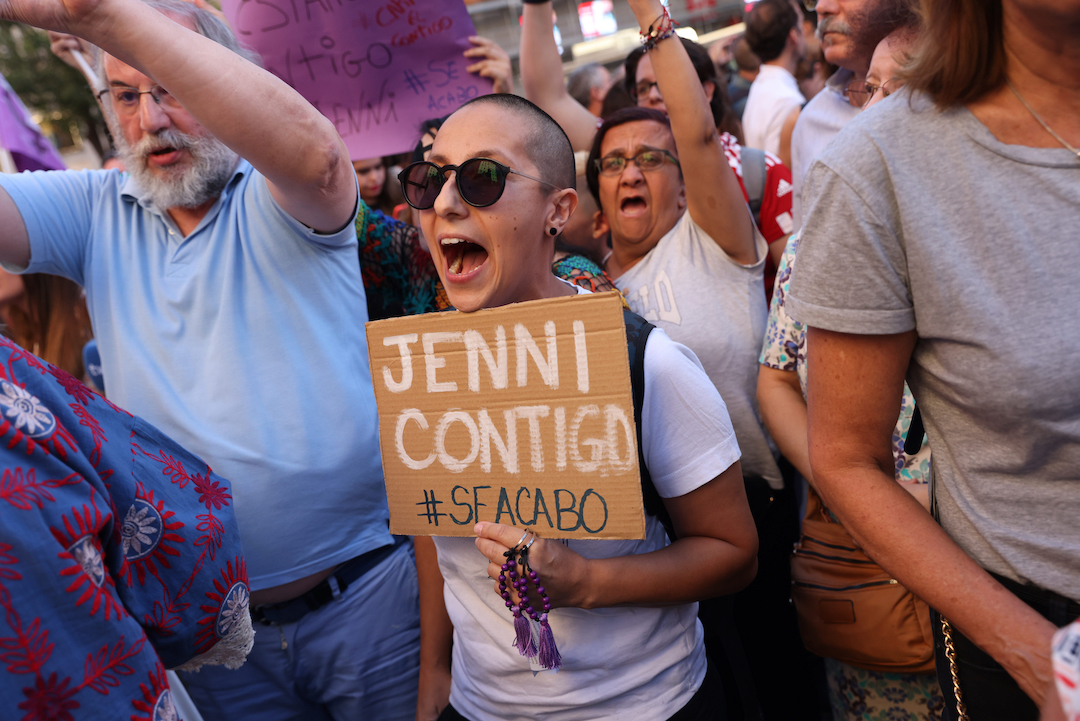 spain women protest jenni contigo hermoso