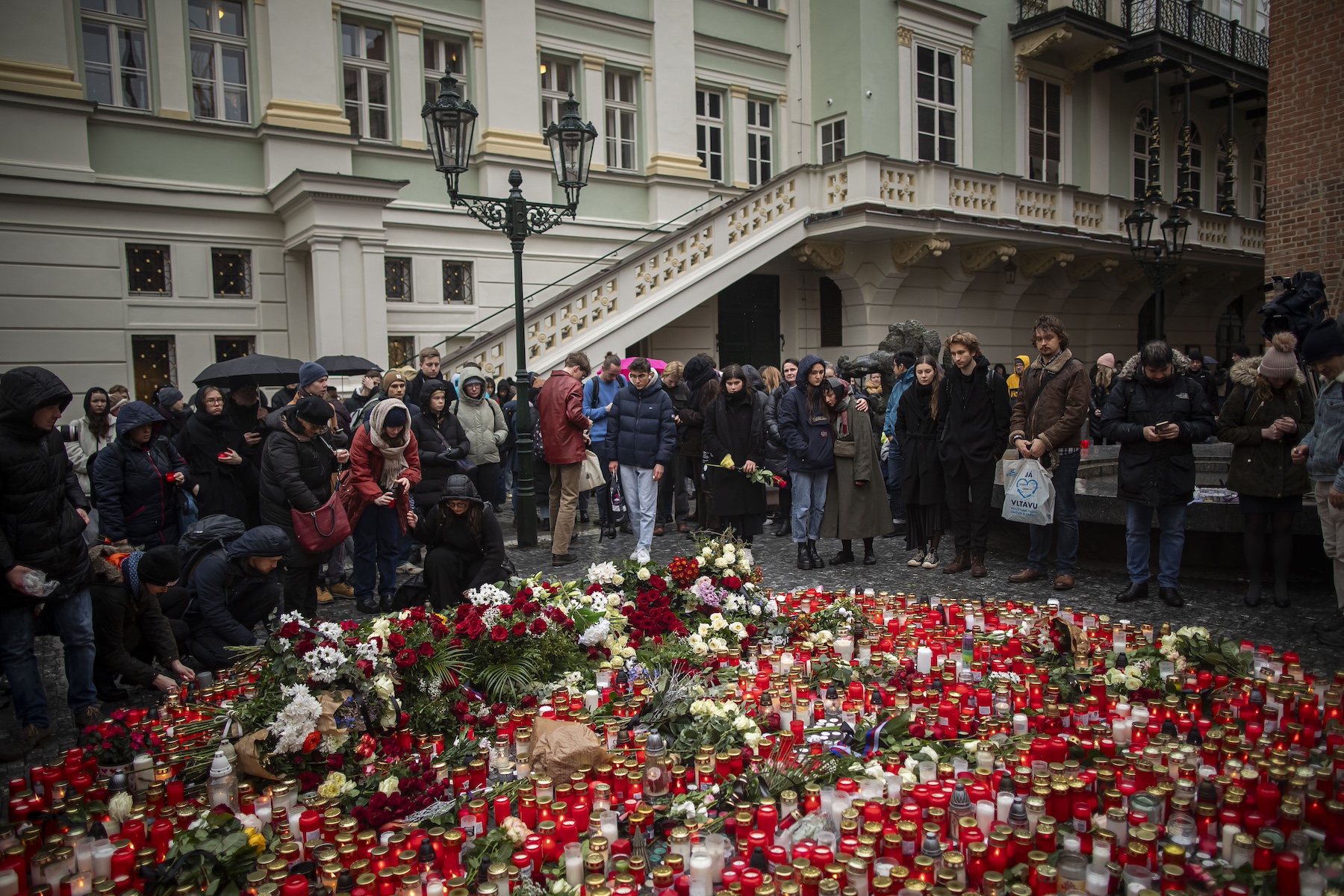 light candles charles university prague