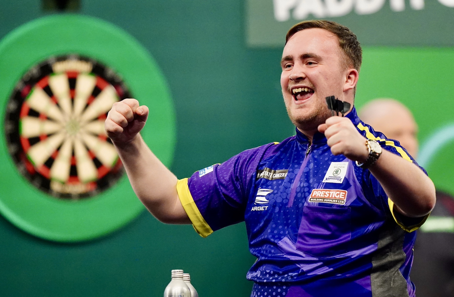 Luke Littler uk world youngest darts winner