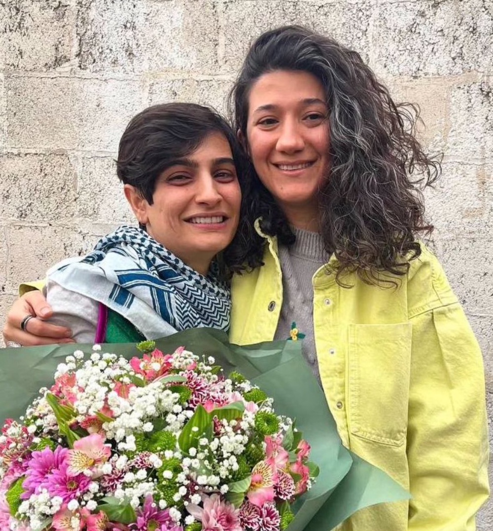niloofar hamedi elaheh mohammadi journalists iran freed mahsa amini