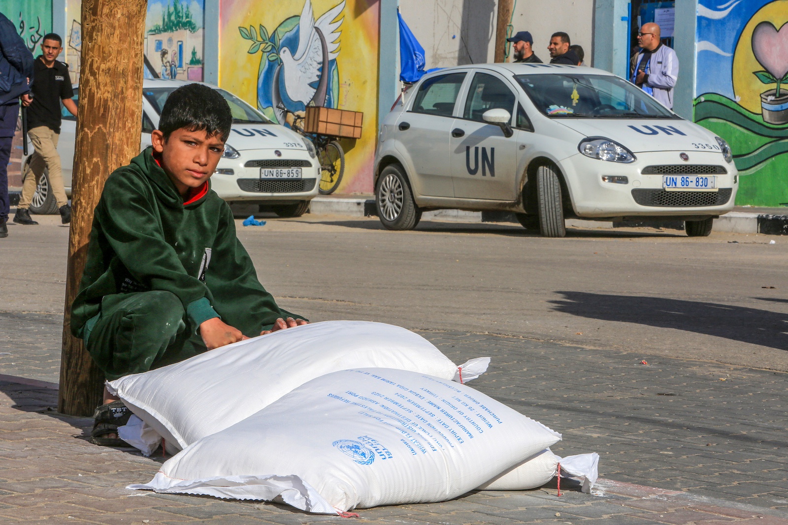 UNRWA distribute flour to Palestinian families