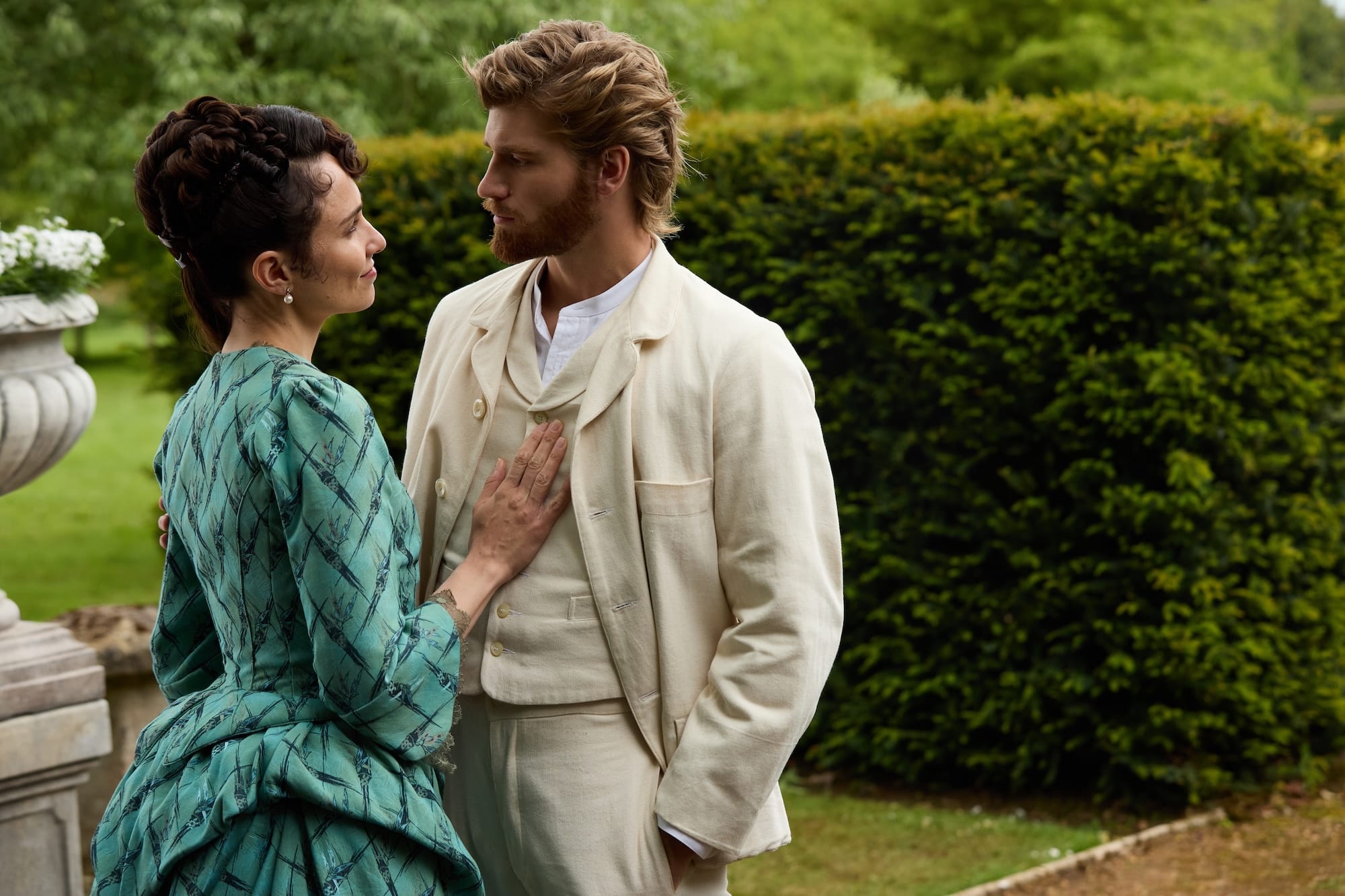 Tuppence Middleton and Danny Griffin in "The Forsytes" 