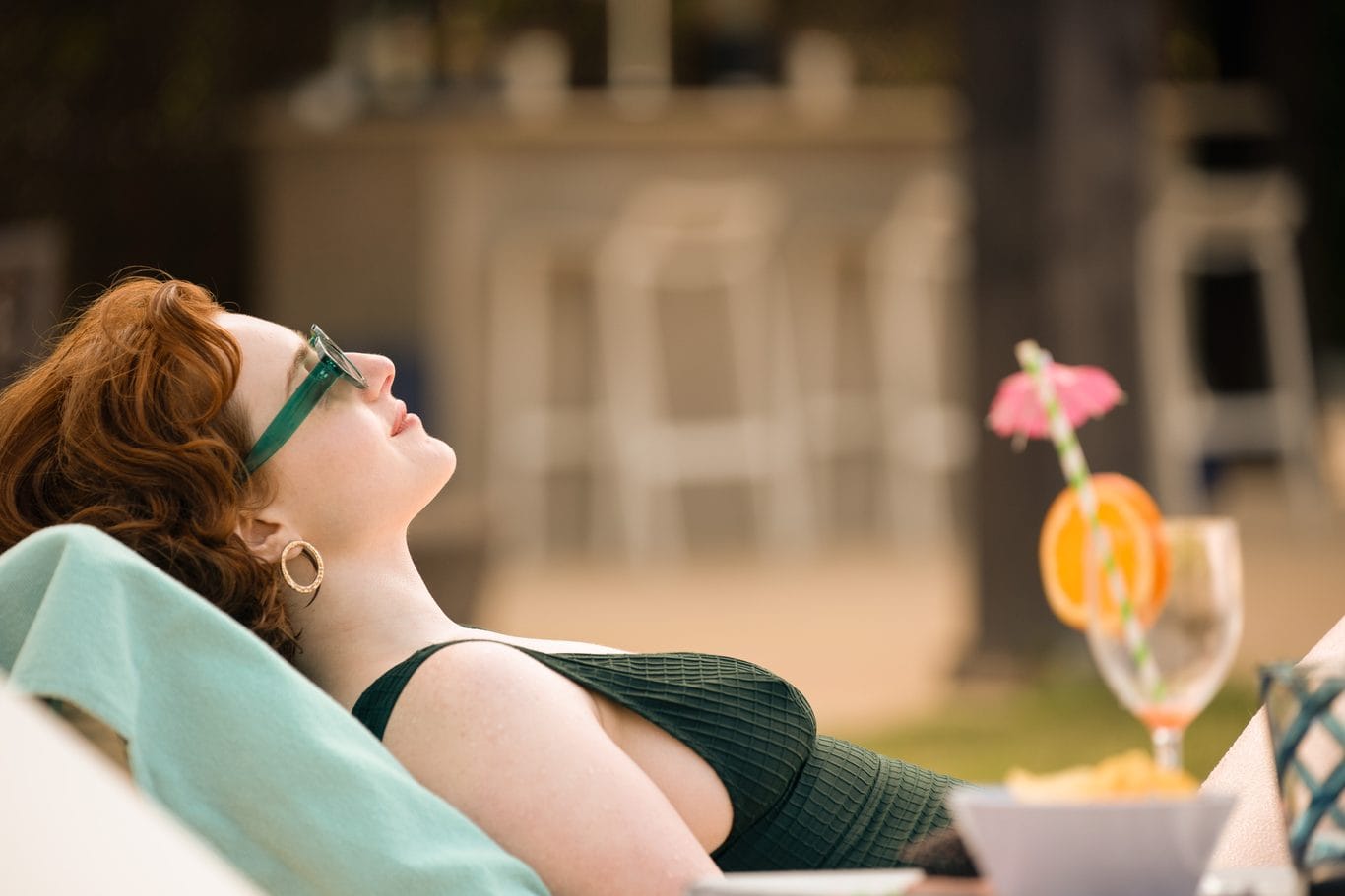 Diana (Hannah Onslow).