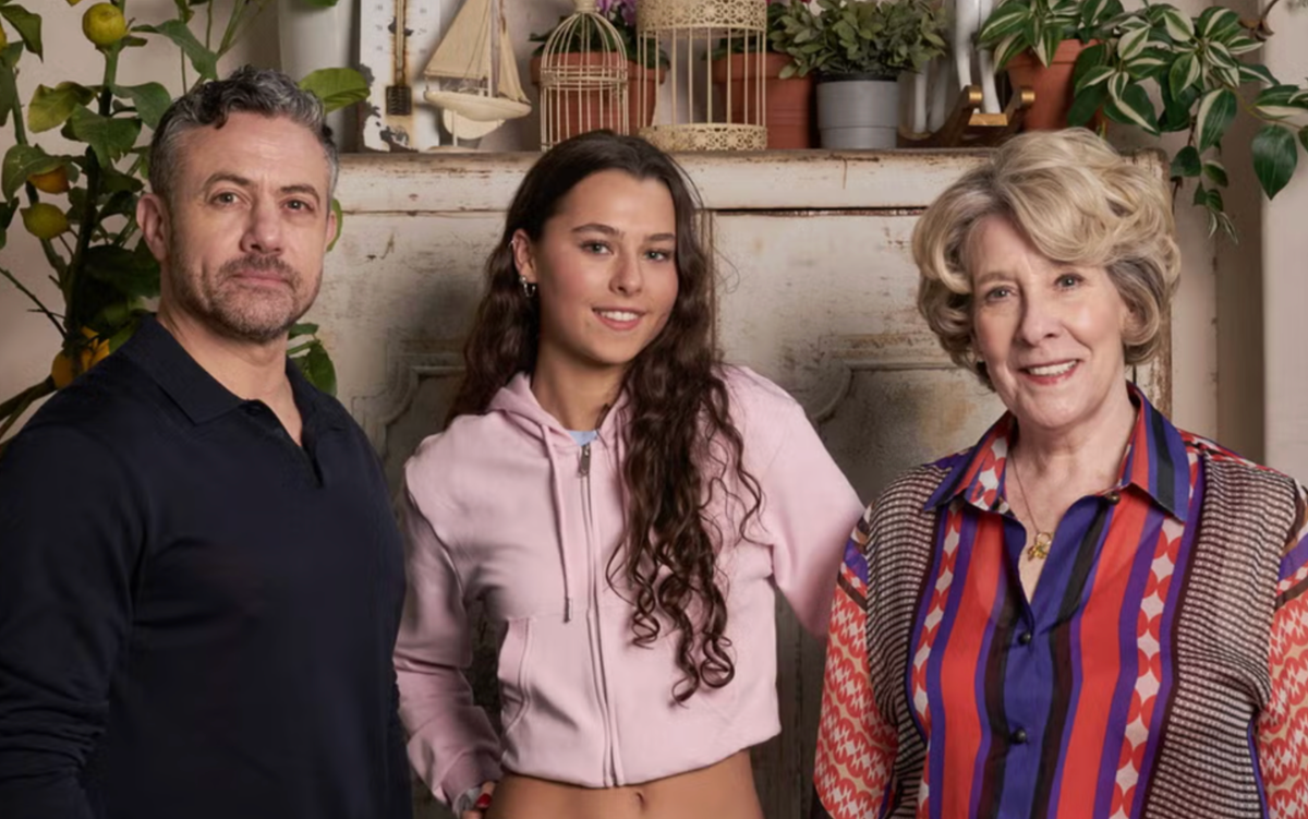 DCI Joe Mottram (Warren Brown), Angelica Mottram (Beau Gadsdon), Elena Da Vinale (Phyllis Logan) 