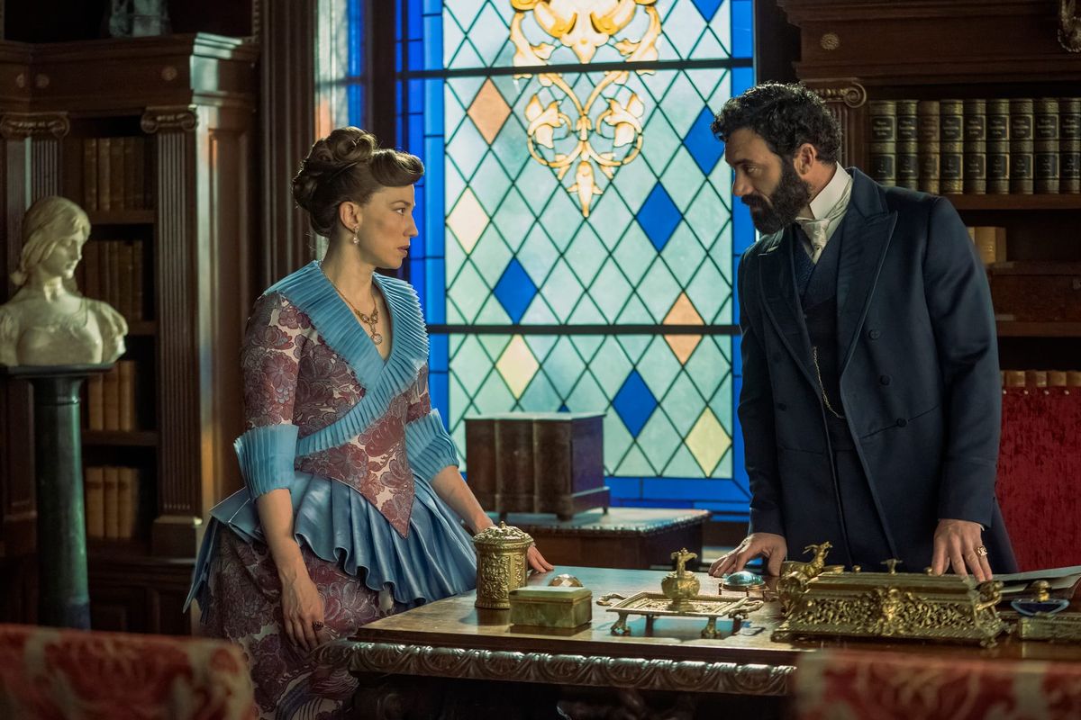 Carrie Coon’s Costume Corner: 'The Gilded Age's “Head to Head”