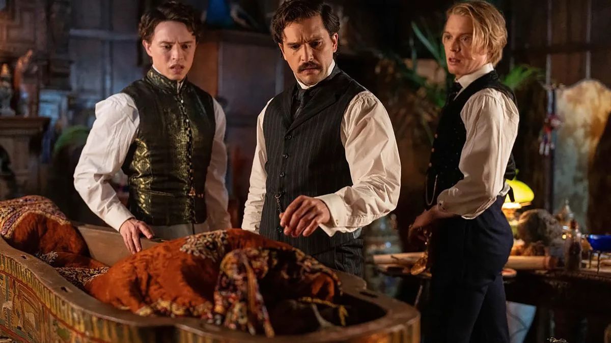 'Lot No. 249' First Images Promise Creepy Crawlies for Christmas