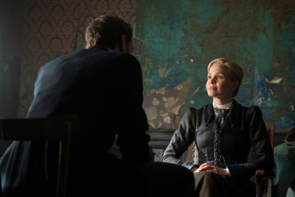 'Miss Scarlet' Starts Over in Season 5 Premiere "The Rival"