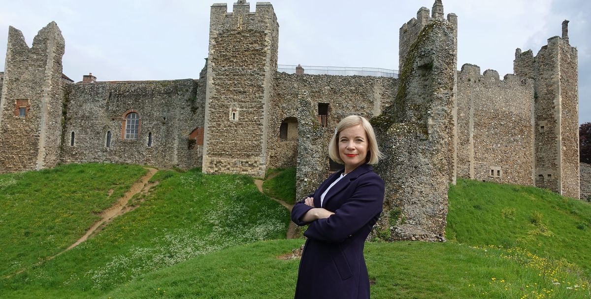 "Bloody Mary" Makes Up for Wet "Gunpowder" in 'Lucy Worsley Investigates' Season 2 Finale