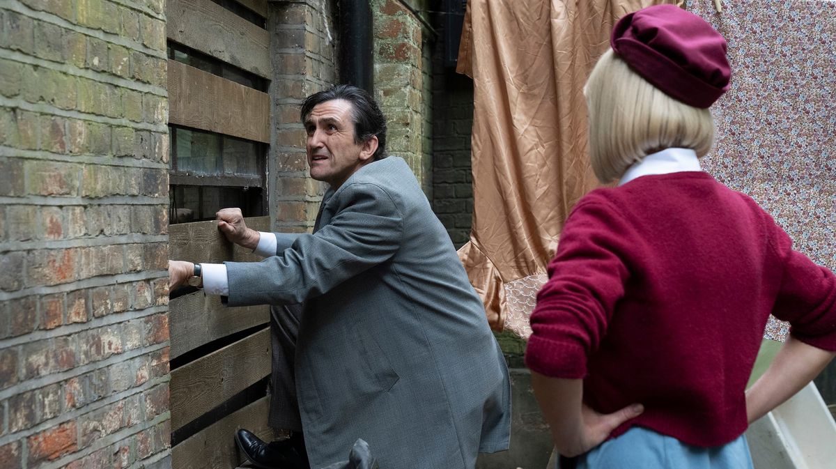 'Call the Midwife' Battles a Poplar Gonorrhea Outbreak
