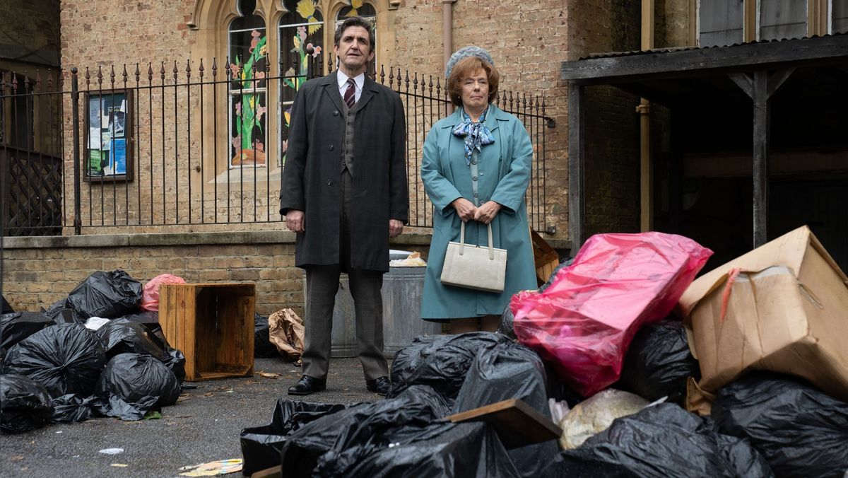 Dustin Strikes Hit Poplar in New 'Call the Midwife'