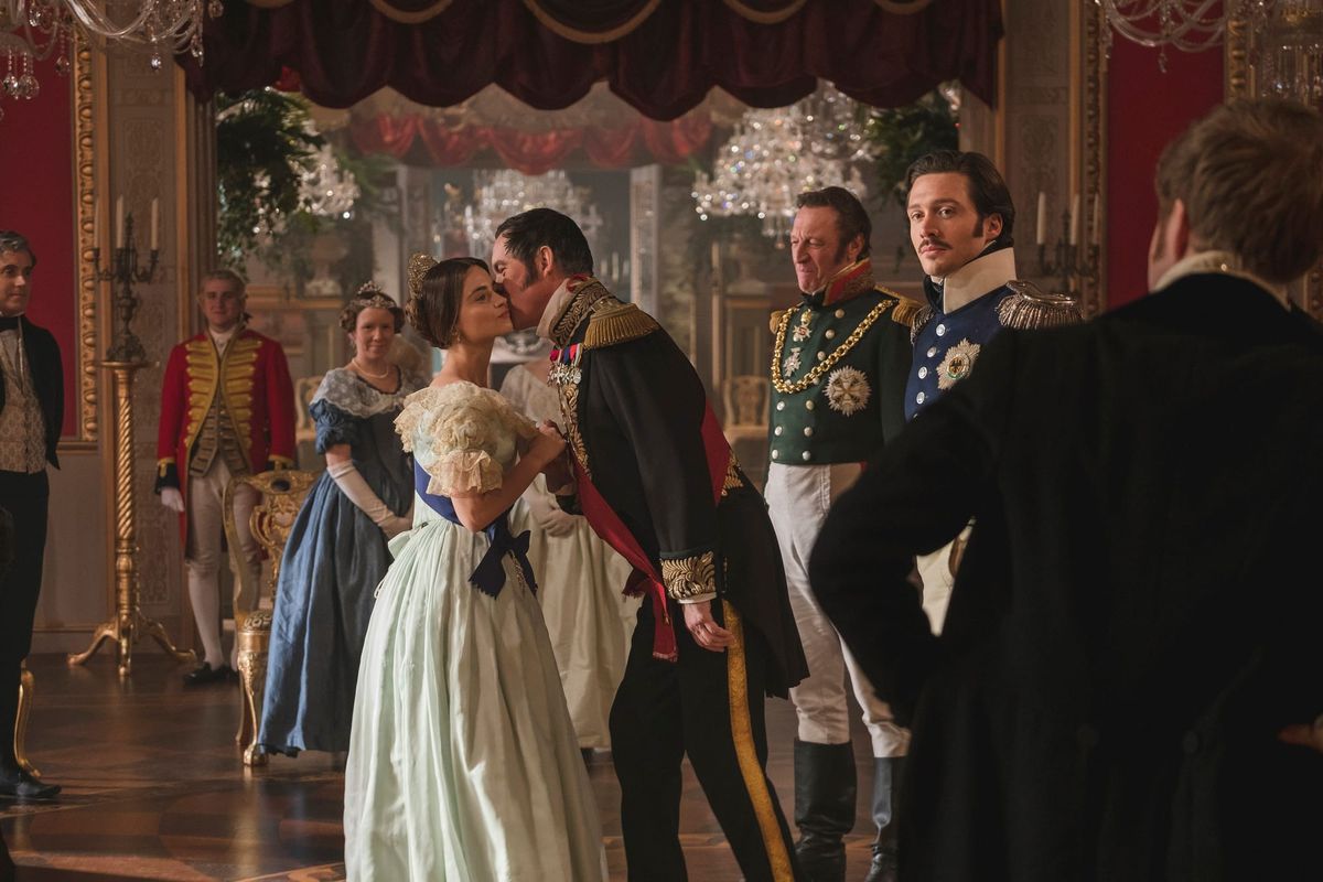 Know Your 'Victoria' History: "A Soldier's Daughter/The Green-Eyed Monster"
