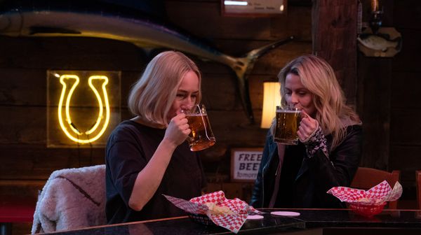 Sarah Goldberg and Susan Stanley in 'SisterS' Season 2