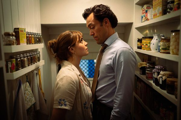 Bella Maclean and Alex Hassell in 'Rivals' Season 2