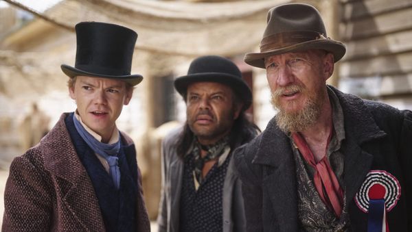 Thomas Brodie-Sangster, Luke Carroll, and David Thewlis in 'The Artful Dodger' Season 2