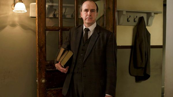 Kevin Doyle on Maturing as Molesley on ‘Downton Abbey’