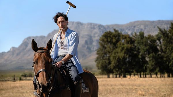 Alex Hassell in "Rivals" Season 2 (Photo: Hulu)