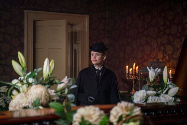 In "Six Feet Under," Death Is All Around 'Miss Scarlet & The Duke'