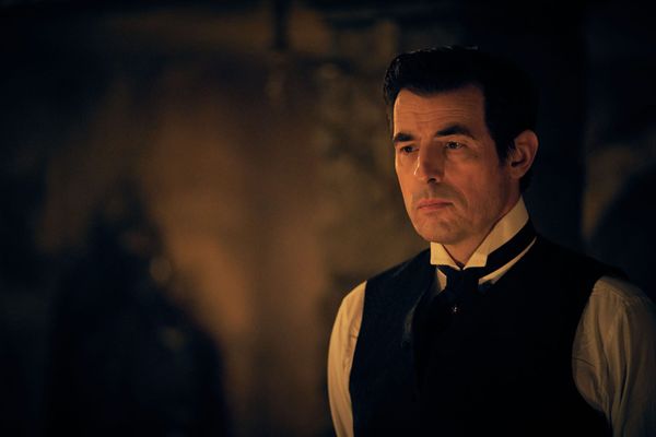 Steven Moffat's 'Dracula' is a Confusing, Chaotic Mess