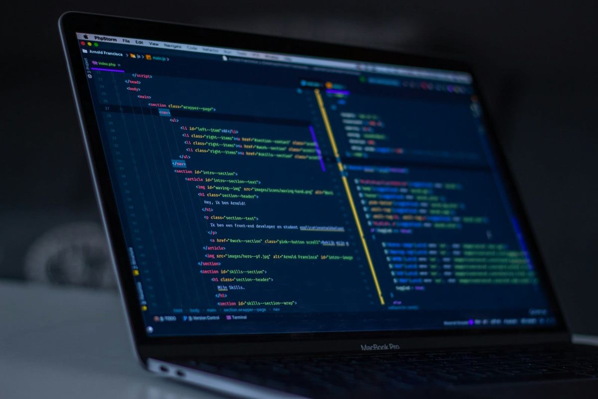 Dark theme code editor