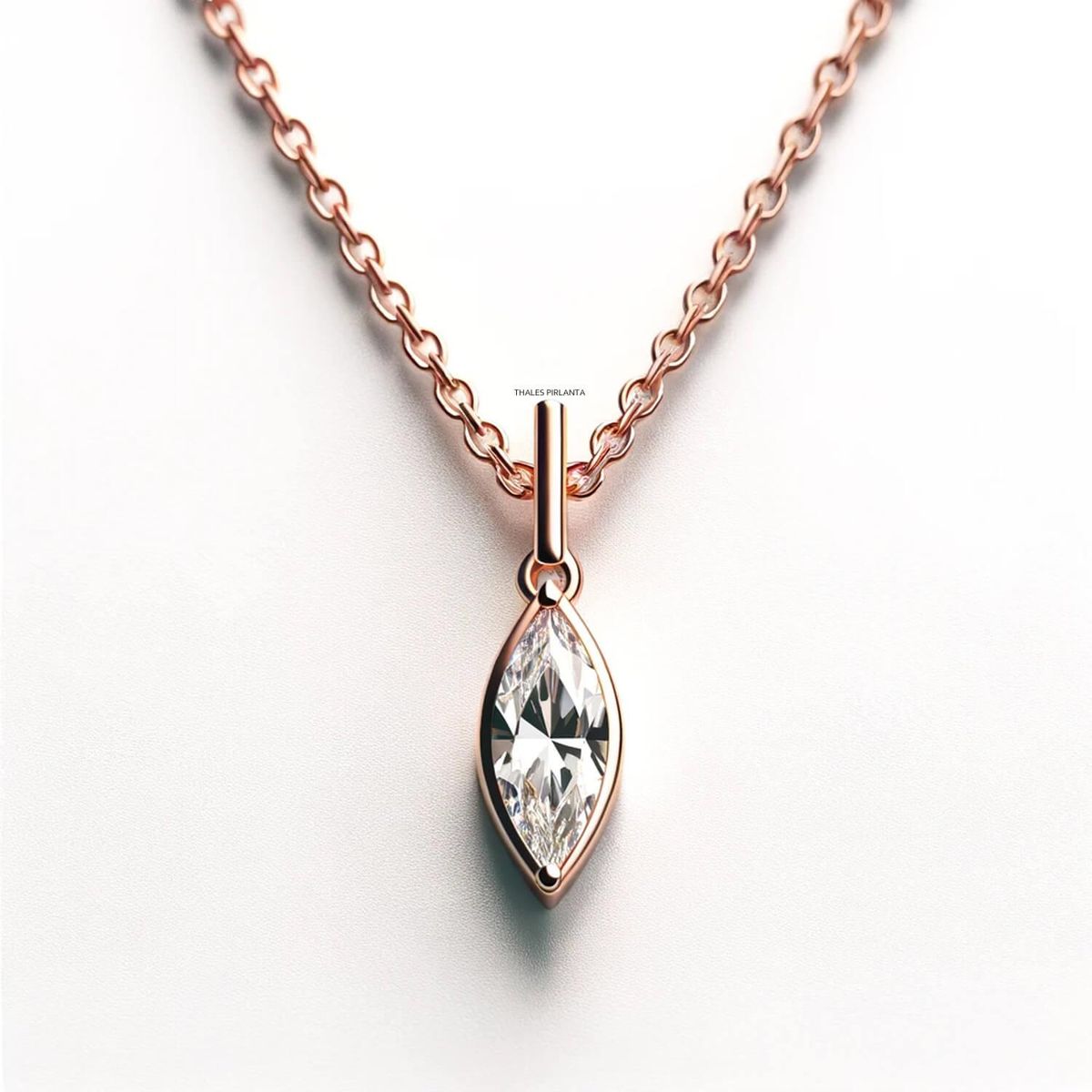 Markiz Topaz Tektaş Kolye Işığı Yanlardan Kaybeder Mi?