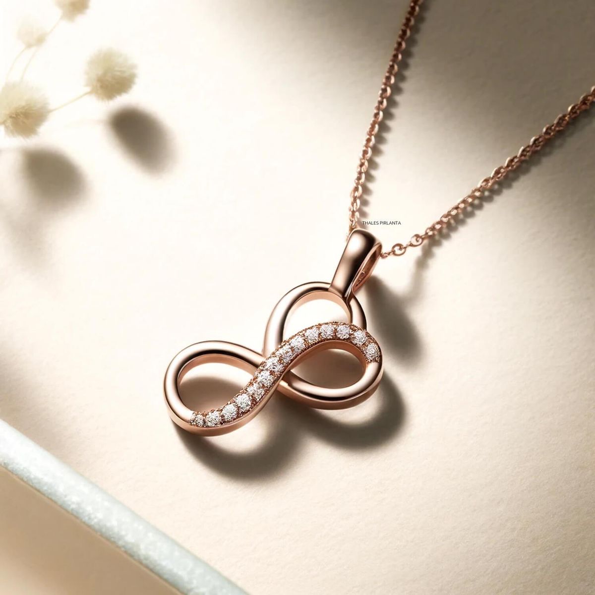 Eterna Sonsuzluk Kolye Günlük Kullanımda Rahat Mı?