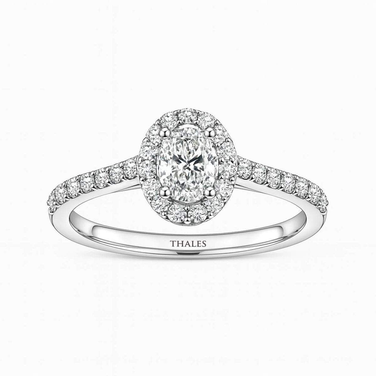 Oval Tektaş Pırlantalar Yuvarlaktan Büyük Görünür Mü?