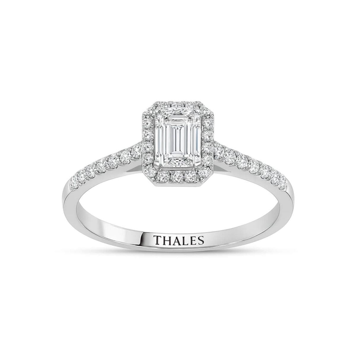 Emerald Tektaş Pırlanta Yüzük Neyi Öne Çıkarır?