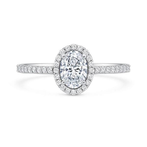 Oval Kesim Tektaş Yüzük Elde Uzun Mu Görünür?