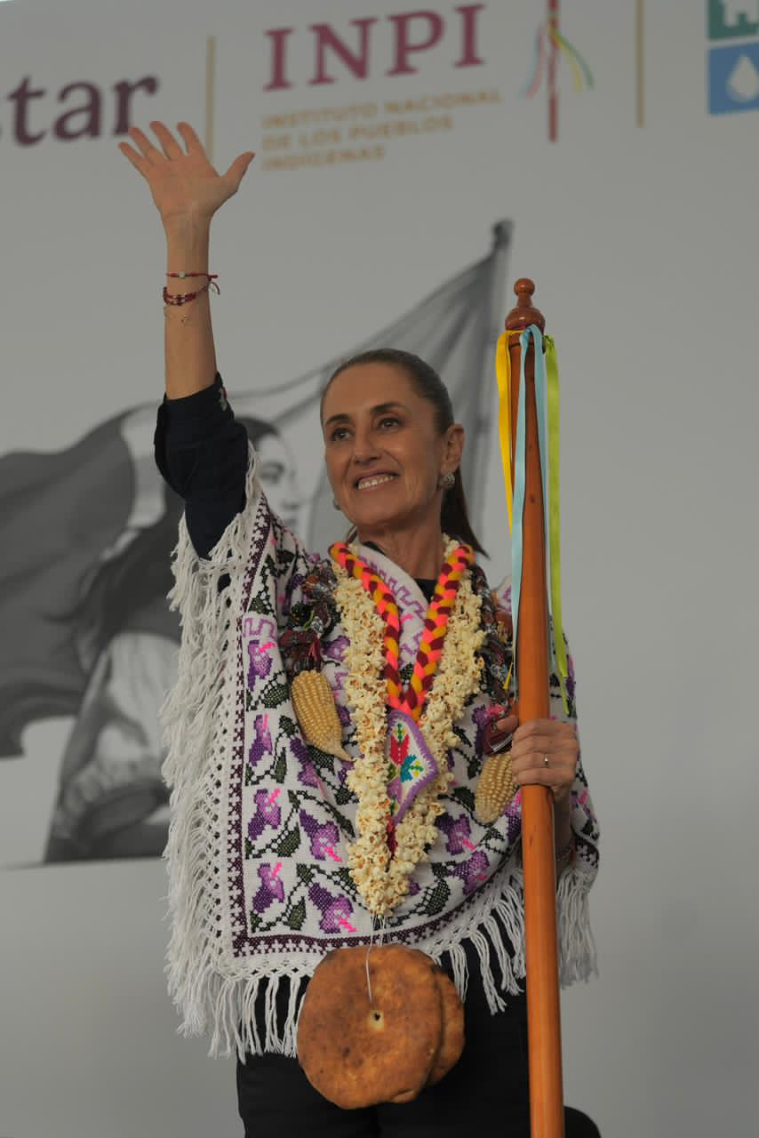 Presidenta con los pueblos indígenas.