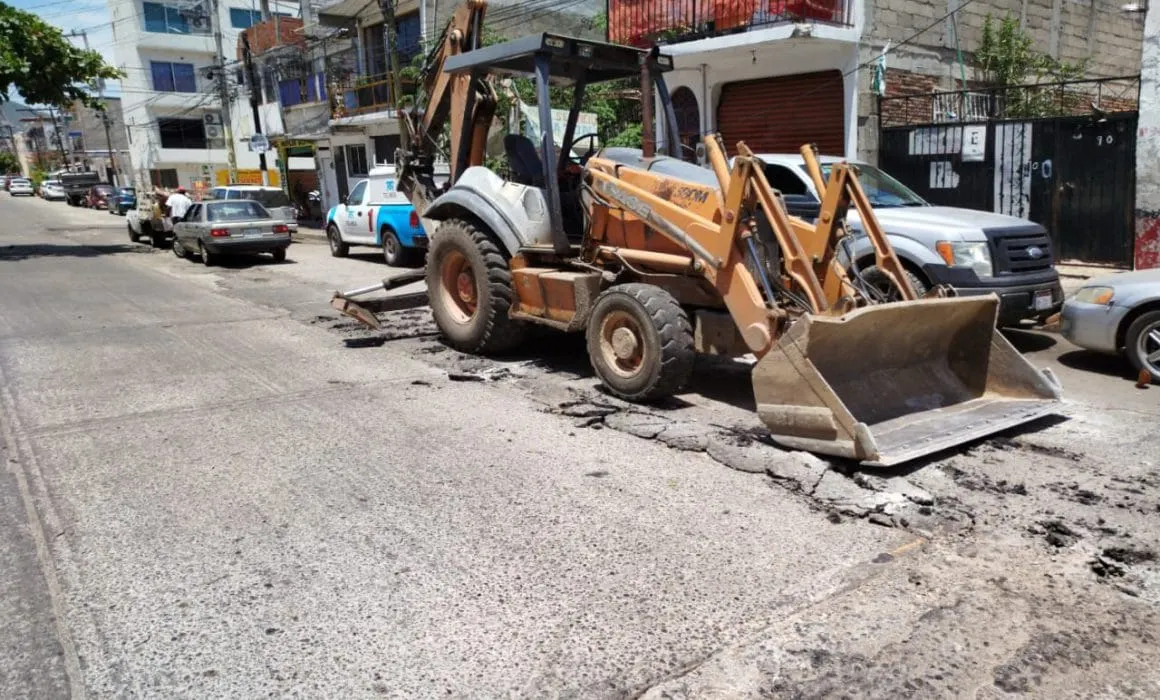 Rehabilita gobierno de Abelina López calles de la colonia Progreso