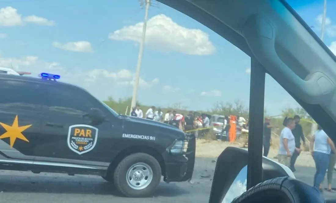 Equipo de Sheinbaum se accidenta en Coahuila; ella frena su caravana para auxiliarlos