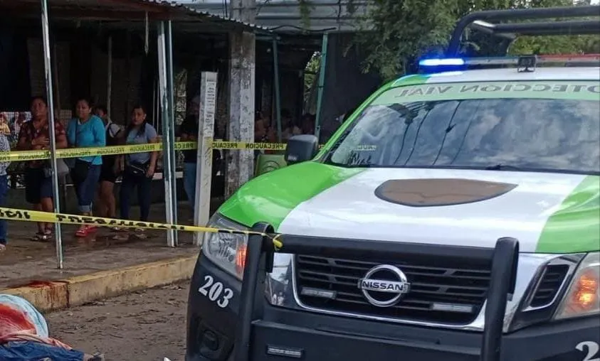 Automovilista atropella a pareja de viejitos en Acapulco; muere el hombre